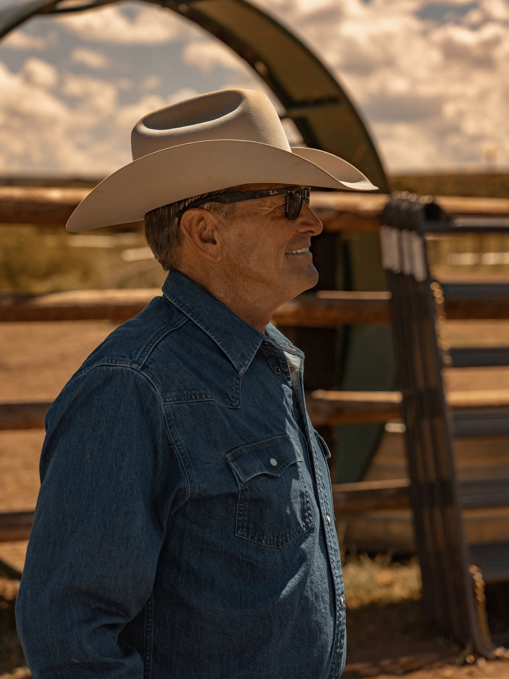 Classic Western Denim Snap Shirt - Schaefer Outfitter