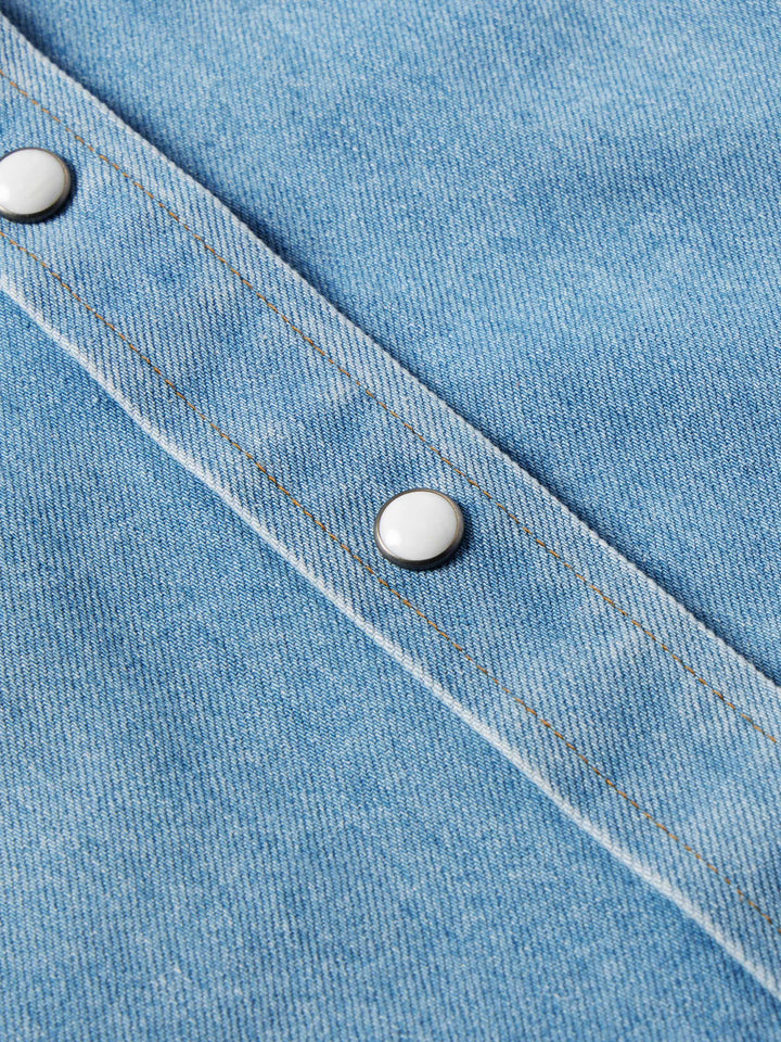 WOMENS WESTERN DENIM PEARL SNAP SHIRT - Schaefer Outfitter