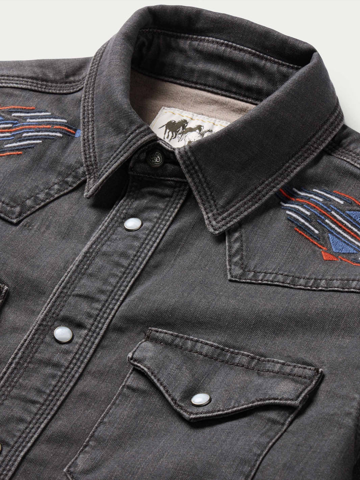 Women's Embroidered Denim Snap Shirt - Schaefer Outfitter
