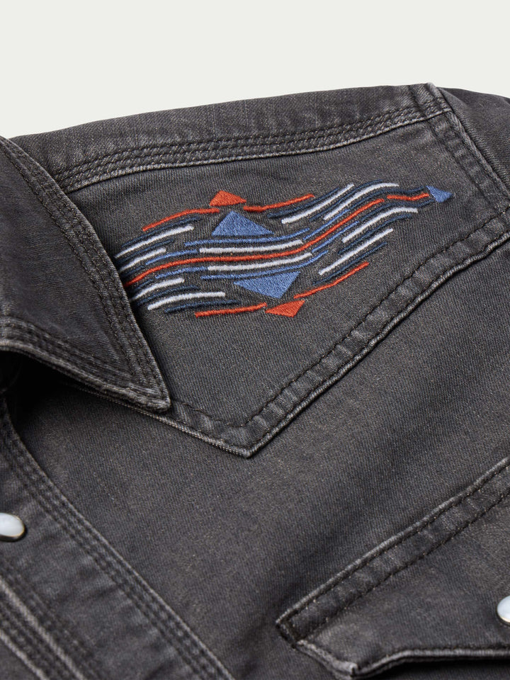 Women's Embroidered Denim Snap Shirt - Schaefer Outfitter