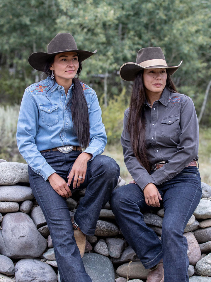 Women's Embroidered Denim Snap Shirt - Schaefer Outfitter