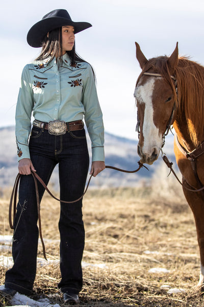 WOMENS EMBROIDERED SNAP SHIRT - Schaefer Outfitter