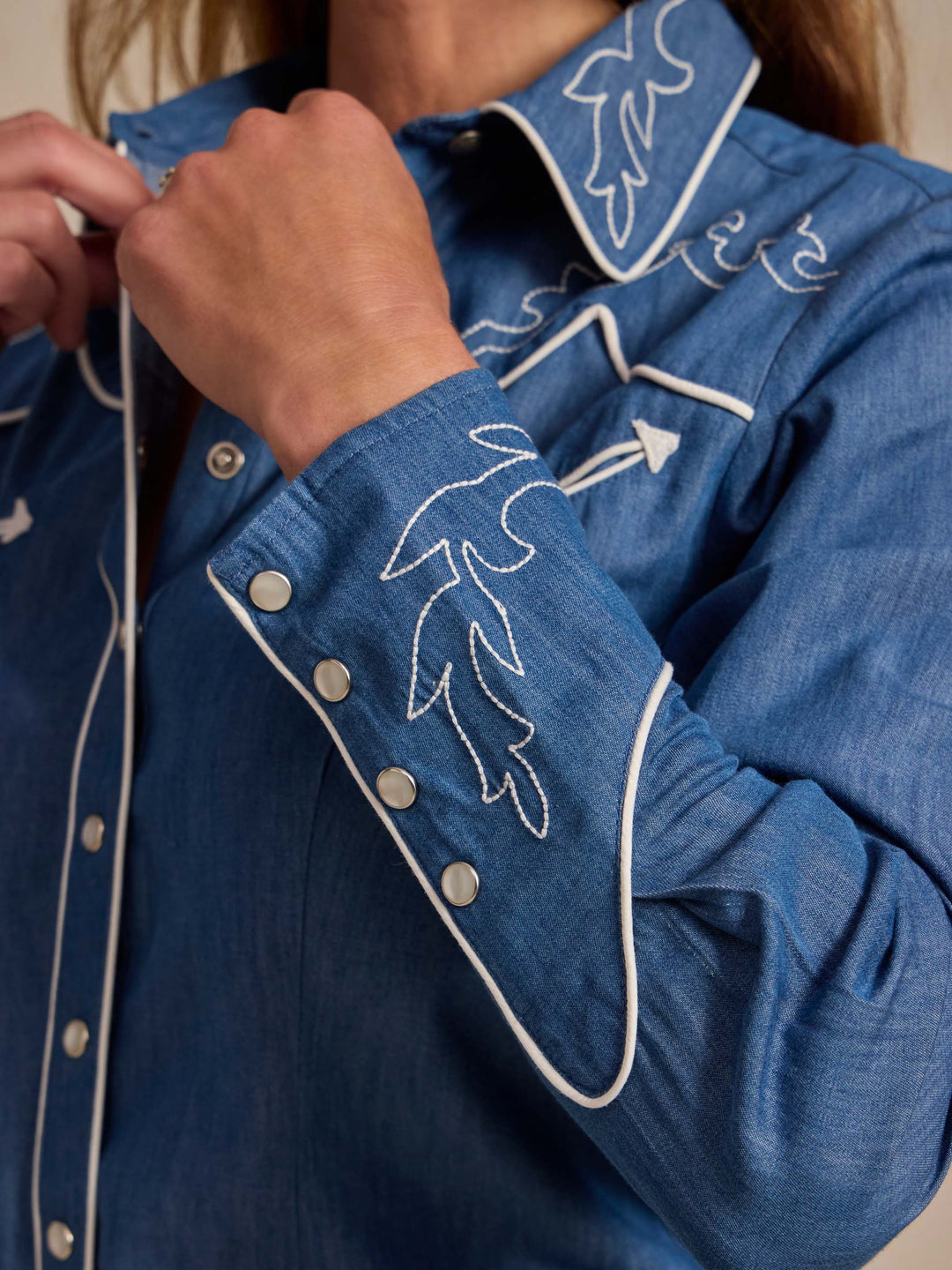 Women's Embroidered Dale Shirt - Schaefer Outfitter