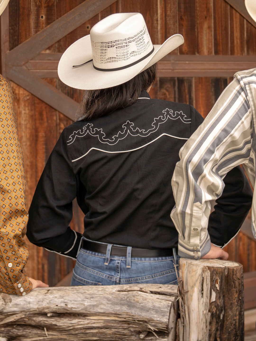 WOMEN'S EMBROIDERED DALE SHIRT - Schaefer Outfitter