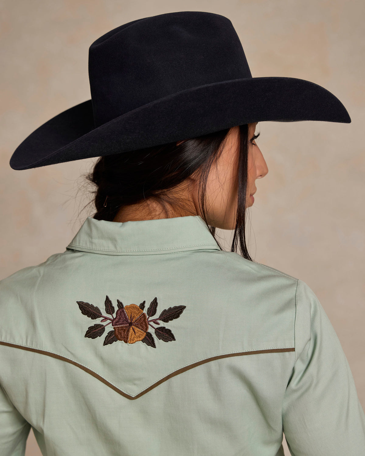 Women's Embroidered Snap Shirt - Schaefer Outfitter