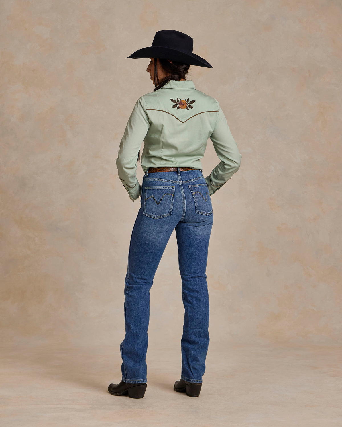 Women's Embroidered Snap Shirt - Schaefer Outfitter