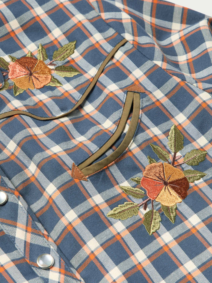WOMENS EMBROIDERED SNAP SHIRT - Schaefer Outfitter