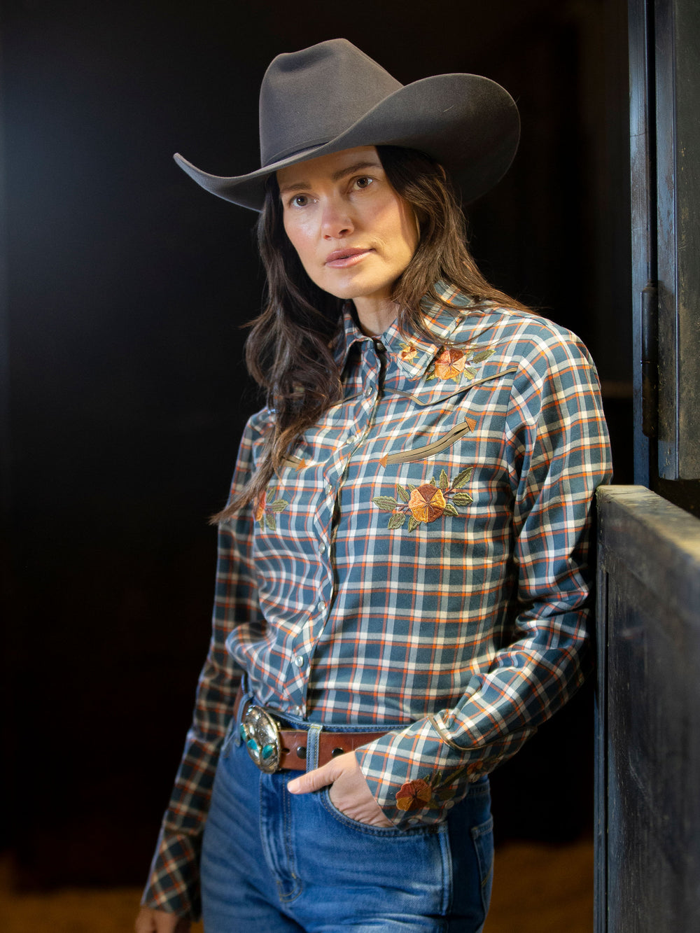 WOMENS EMBROIDERED SNAP SHIRT - Schaefer Outfitter